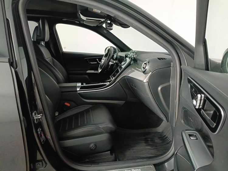 11 - Mercedes-Benz GLC 220 d AMG Premium Plus 4matic auto