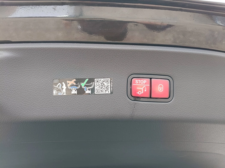 13 - Mercedes-Benz GLC 220 d 4MATIC Coupe