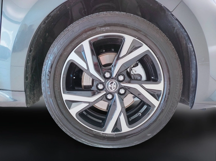 10 - Toyota Yaris Yaris 1.5h Trend