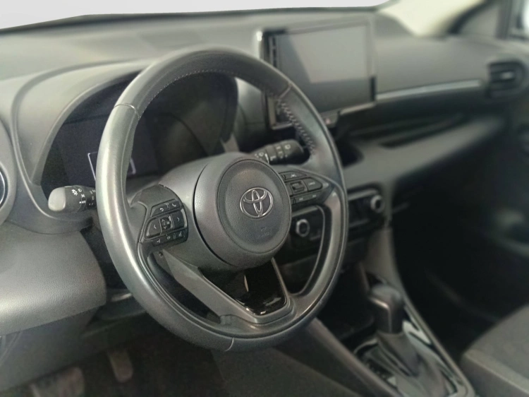 16 - Toyota Yaris Yaris 1.5h Trend