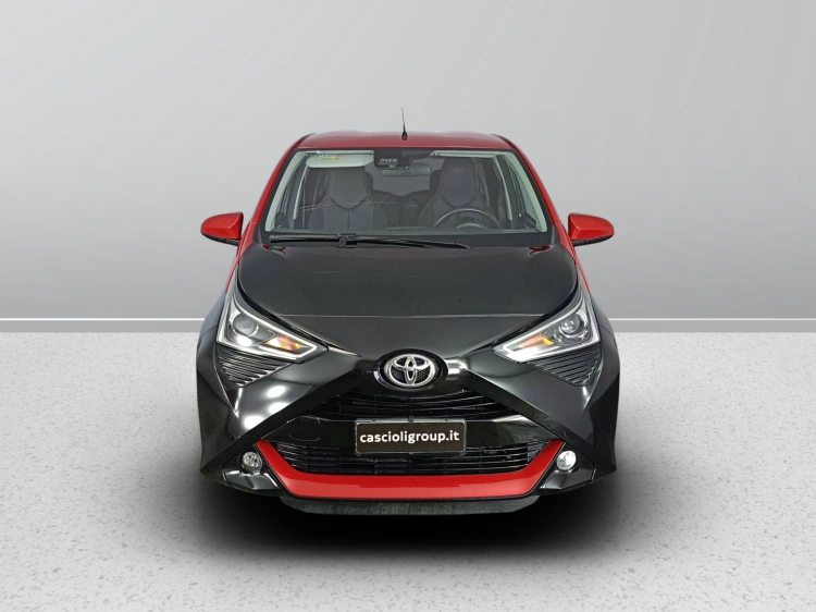 2 - Toyota Aygo Aygo 5p 1.0 x-clusiv red pack 72cv