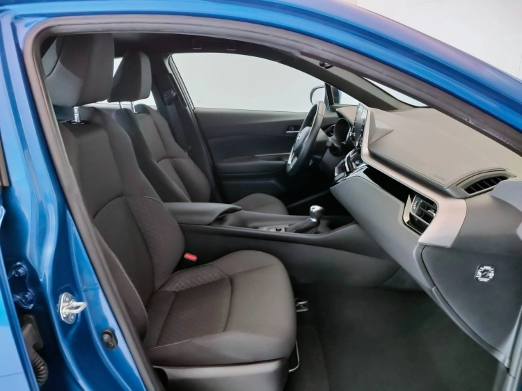 13 - Toyota C-HR C-HR 1.8h Active e-cvt