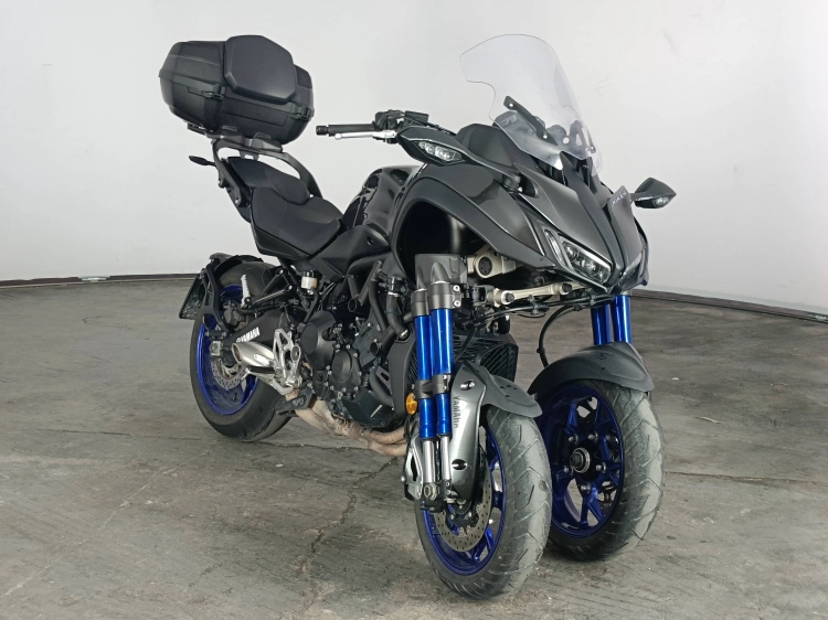 2 - Yamaha Niken Niken 850