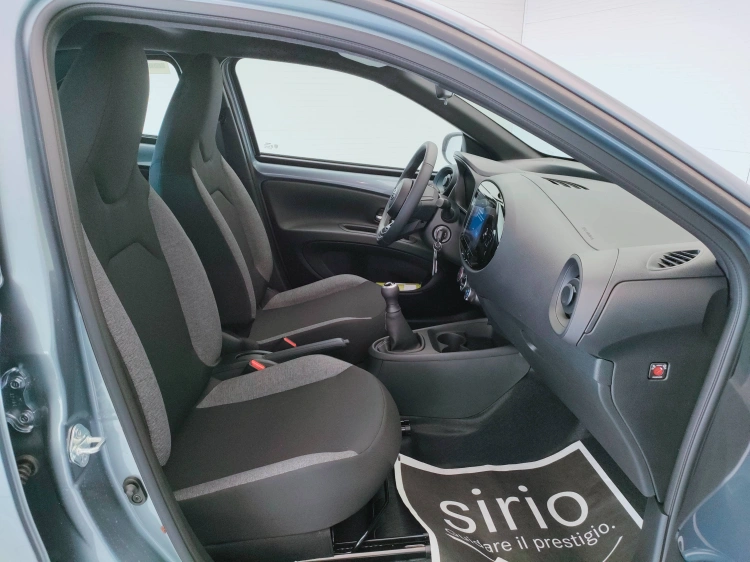 11 - Toyota Aygo X AYGO X 10B MT ACTIVE MY24