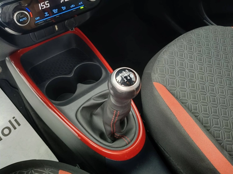 15 - Toyota Aygo X Aygo X 1.0 Trend 72cv