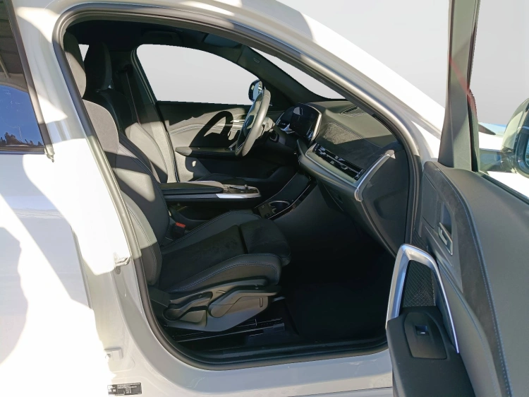 11 - BMW X2 X2 sdrive 18d MSport Pro auto