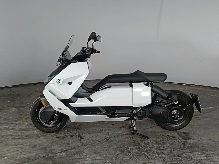 5 - BMW Motorrad C Scooter CE 04