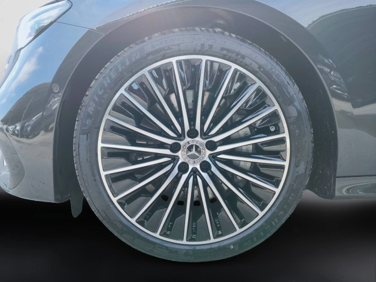7 - Mercedes-Benz Classe E 220 d 4MATIC