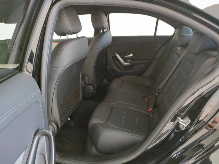 11 - Mercedes-Benz Classe A 180 d AMG Line Advanced Plus auto