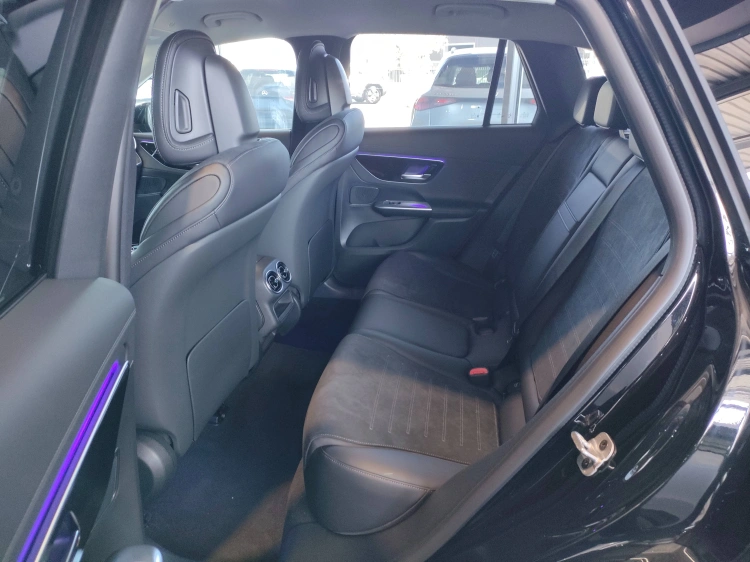8 - Mercedes-Benz GLC 300 de 4MATIC