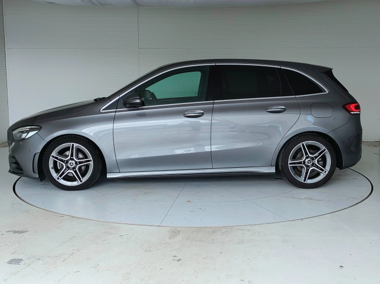 8 - Mercedes-Benz Classe B 180 Premium auto