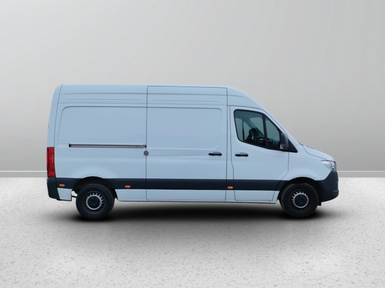 8 - Mercedes Vans Sprinter 311 2.0 cdi F 39/35 fwd H2