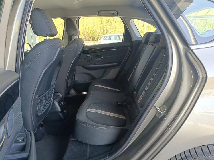 9 - BMW Serie 2 218d Active Tourer Sport auto