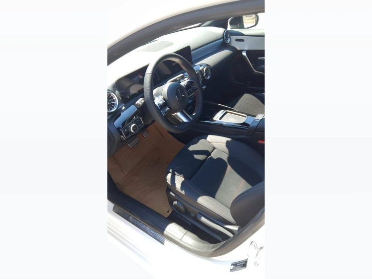 7 - Mercedes-Benz Classe A 180 d Automatic