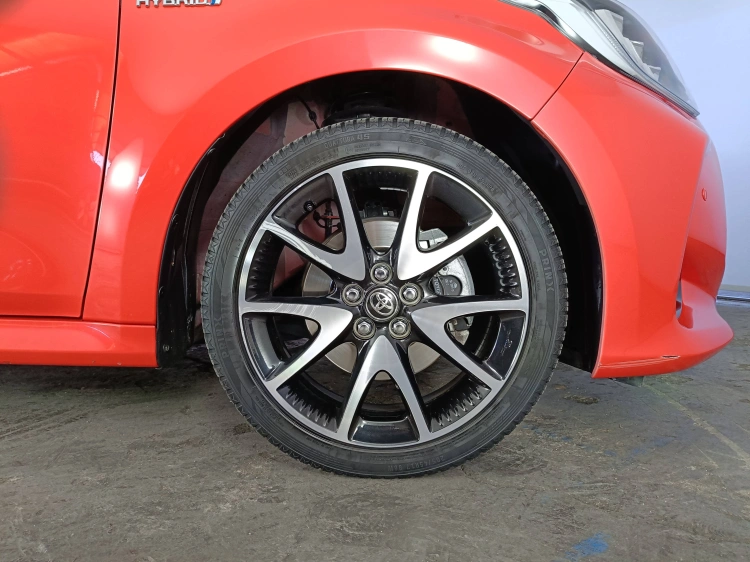 15 - Toyota Yaris Yaris 1.5h Premiere