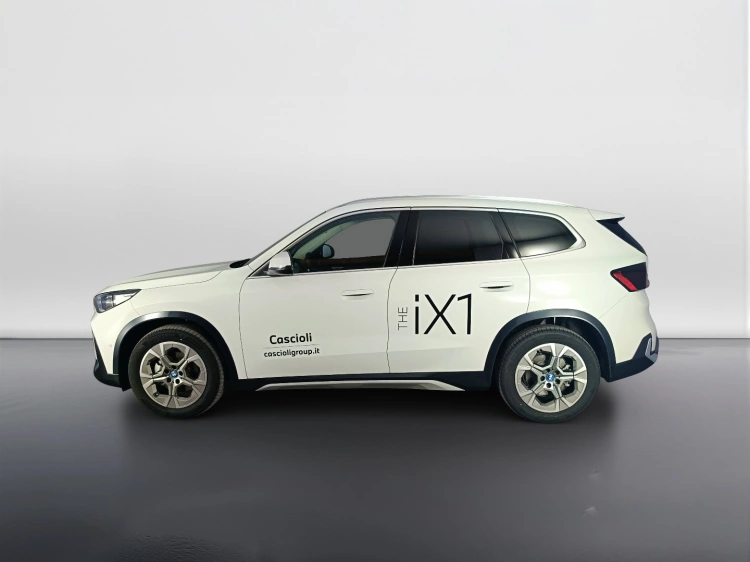 3 - BMW iX1 BMW iX1 eDrive20-Special Edition