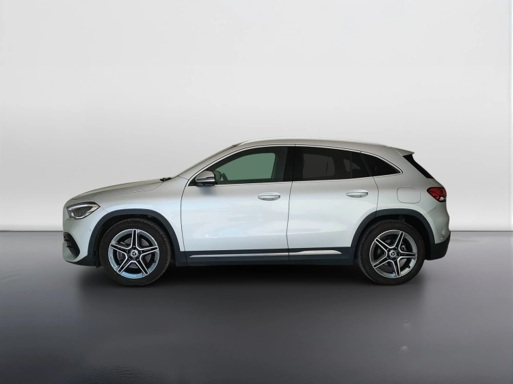 8 - Mercedes-Benz GLA 200 d Premium 4matic auto