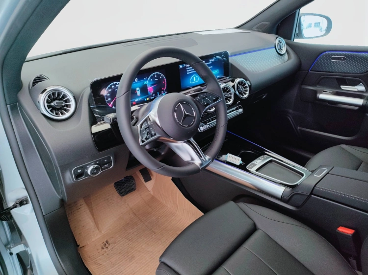 16 - Mercedes-Benz Classe B 180 d Street Edition auto