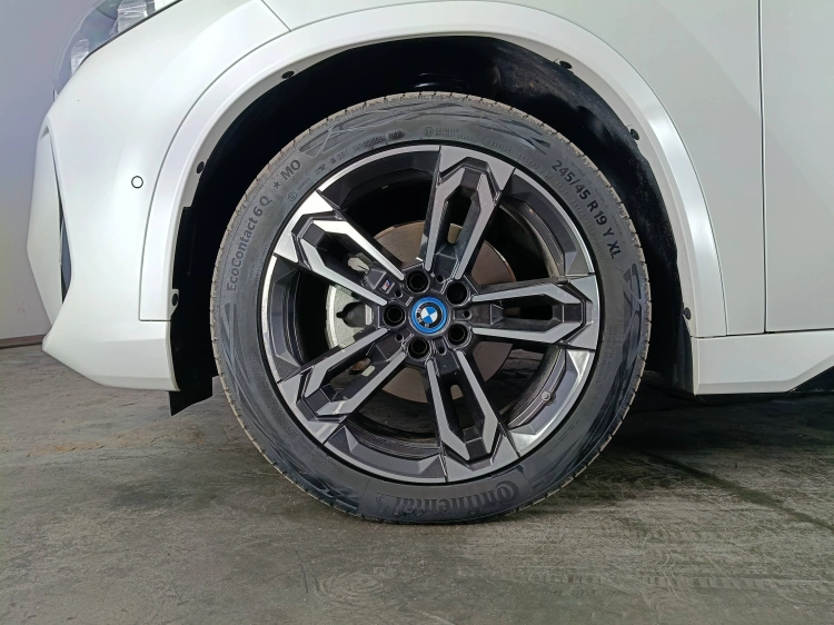 7 - BMW iX1 iX1 edrive 20 MSport