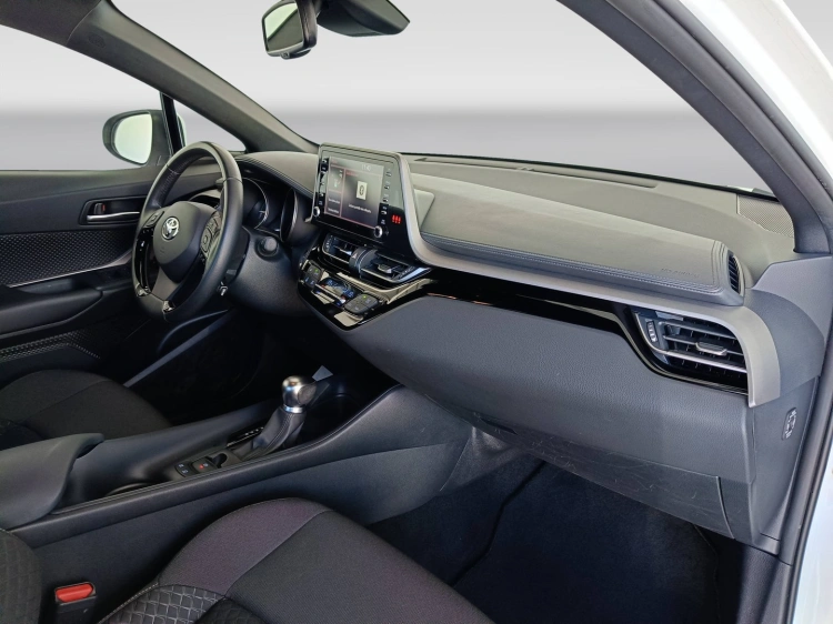 10 - Toyota C-HR C-HR 1.8h Active e-cvt