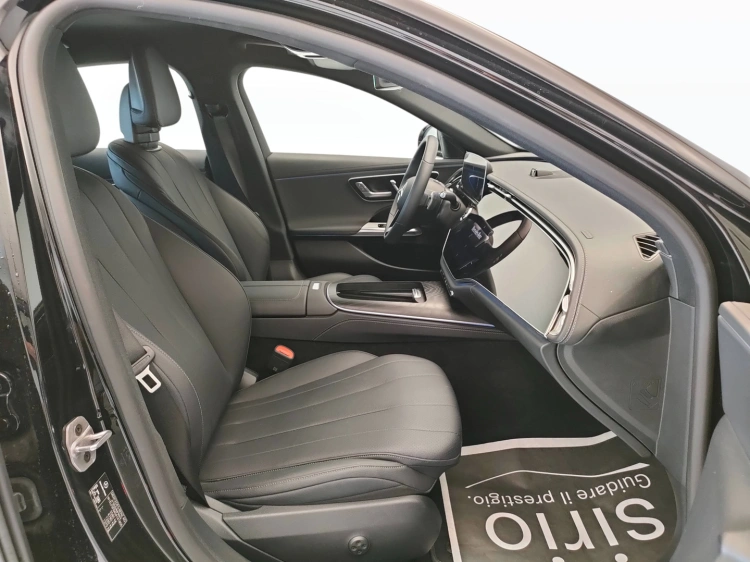 15 - Mercedes-Benz Classe E 220 d 4MATIC