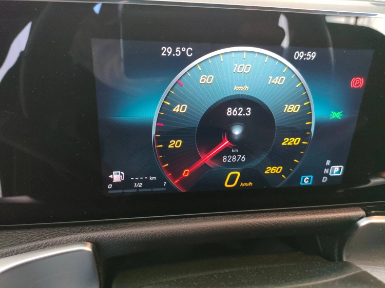 14 - Mercedes-Benz GLB 180 d Business Extra auto