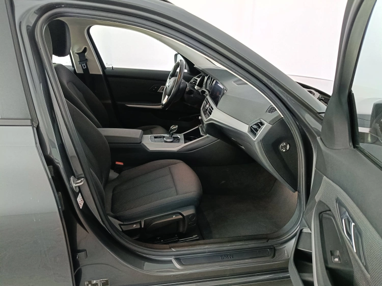 12 - BMW Serie 3 320d Touring mhev 48V xdrive auto