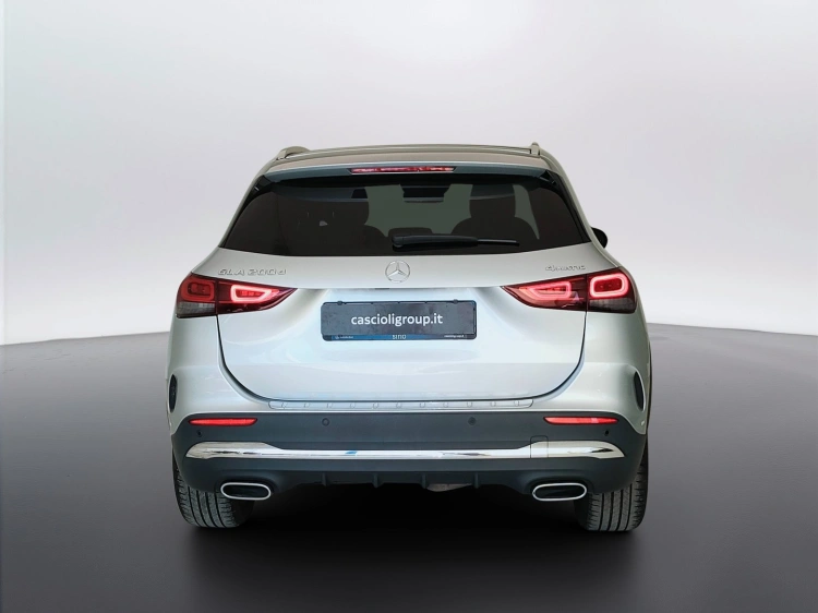 6 - Mercedes-Benz GLA 200 d Premium 4matic auto