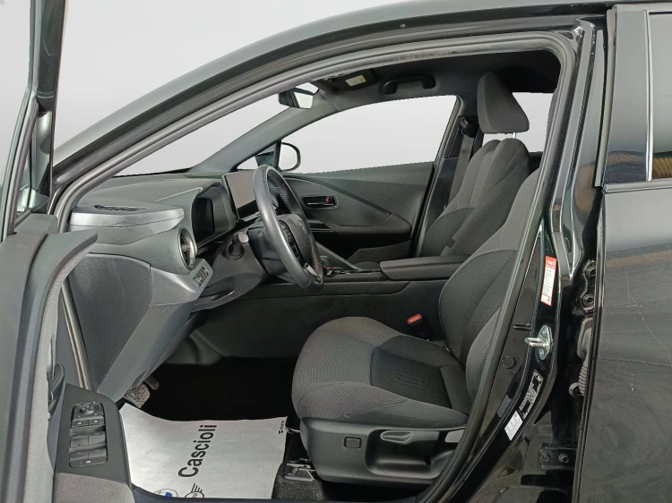 8 - Toyota C-HR C-HR 1.8 hv Trend fwd e-cvt