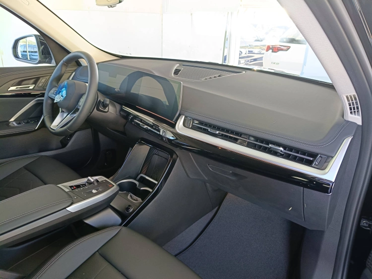 10 - BMW iX1 BMW iX1 eDrive20-Special Edition