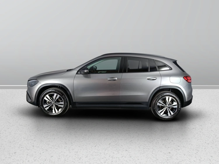 3 - Mercedes-Benz GLA 180 d Progressive Advanced Plus auto