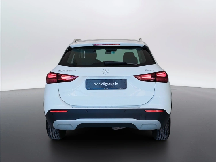 6 - Mercedes-Benz GLA 200 d Advanced 4matic auto