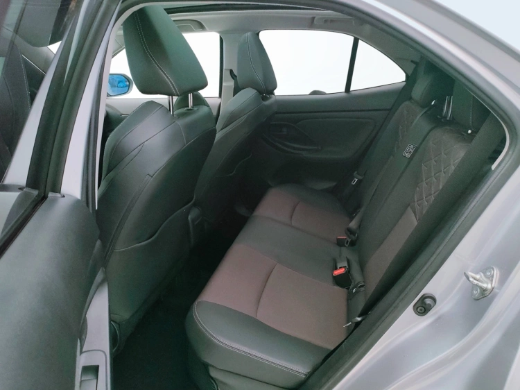 13 - Toyota Yaris Cross Yaris Cross 1.5h Lounge fwd 116cv e-cvt