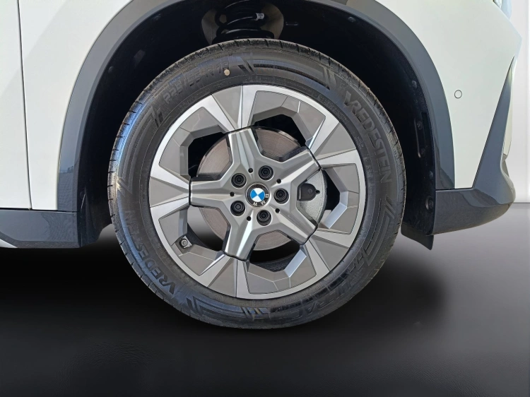 21 - BMW iX1 iX1 edrive 20 X-Line