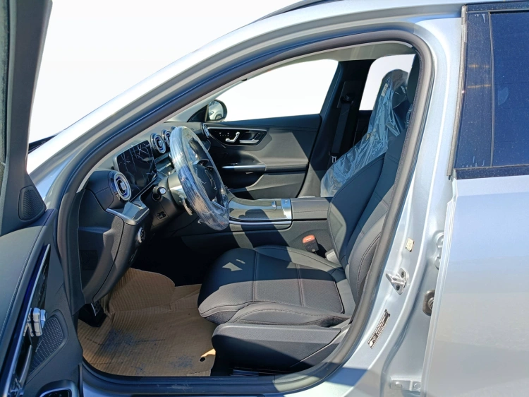 8 - Mercedes-Benz Classe C 300 de 4MATIC con tecnologia ibrida EQ Station Wagon Travel Edition