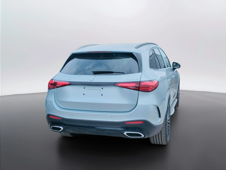 6 - Mercedes-Benz GLC 300 de 4MATIC