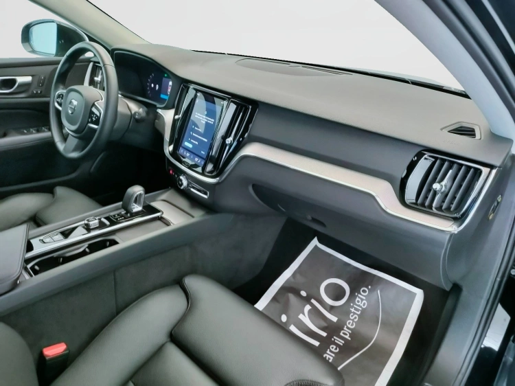14 - Volvo V60 V60 2.0 b4 Plus Dark auto