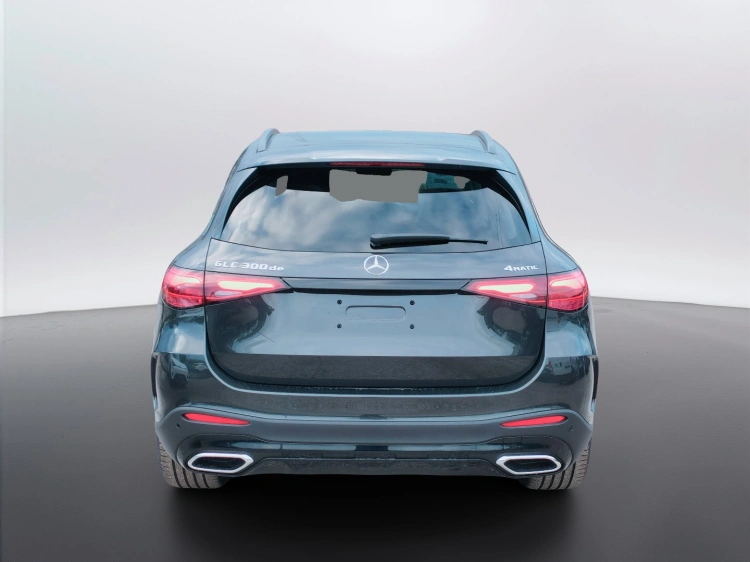 4 - Mercedes-Benz GLC 300 de 4MATIC