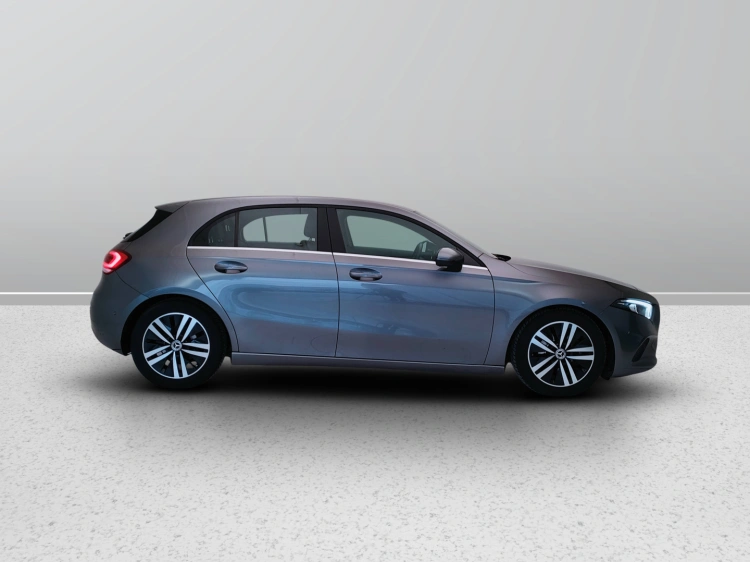 7 - Mercedes-Benz Classe A 180 d Business auto