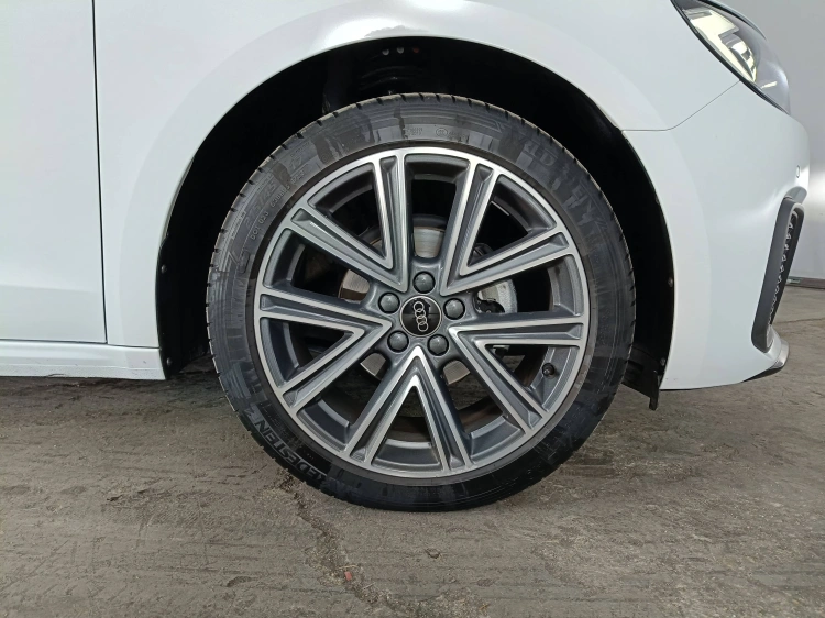 15 - Audi A1 A1 Sportback 25 1.0 tfsi