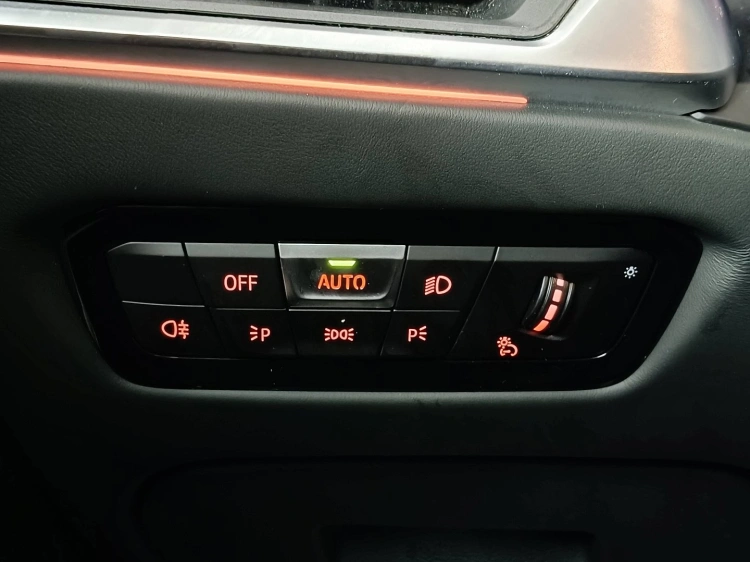 15 - BMW Serie 3 320d Touring mhev 48V xdrive Luxury auto