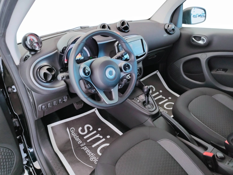 12 - smart fortwo Fortwo eq Passion 4,6kW