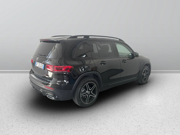 7 - Mercedes-Benz GLB 200 d Premium auto