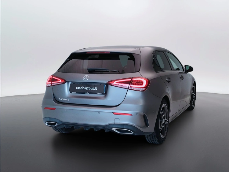 5 - Mercedes-Benz Classe A 200 d Premium auto
