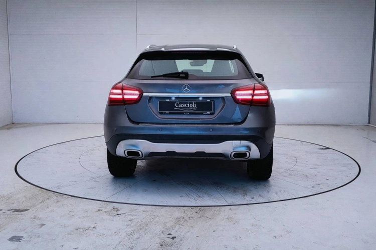 7 - Mercedes-Benz GLA 180 d Sport auto