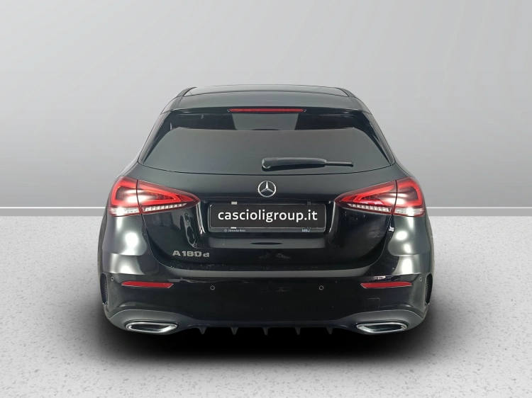 4 - Mercedes-Benz Classe A 180 d Premium