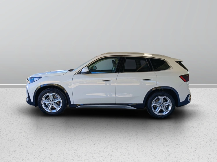 2 - BMW iX1 BMW iX1 eDrive20-Special Edition