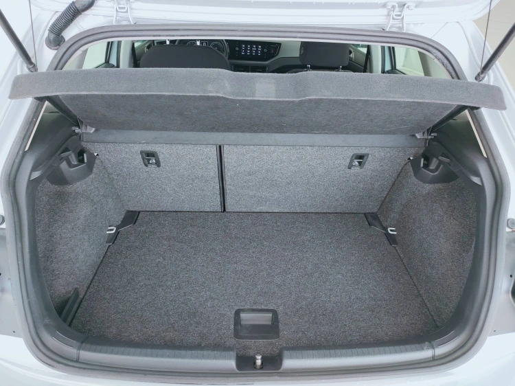 6 - Volkswagen Polo Polo 5p 1.0 mpi Comfortline 75cv