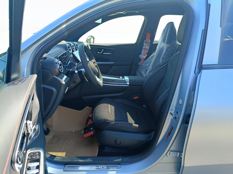 8 - Mercedes AMG GLC Mercedes-AMG GLC 43 4MATIC