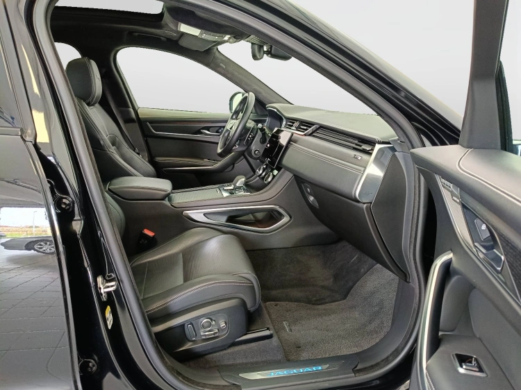 11 - Jaguar F F-Pace 2.0d i4 mhev R-Dynamic HSE awd 204cv auto